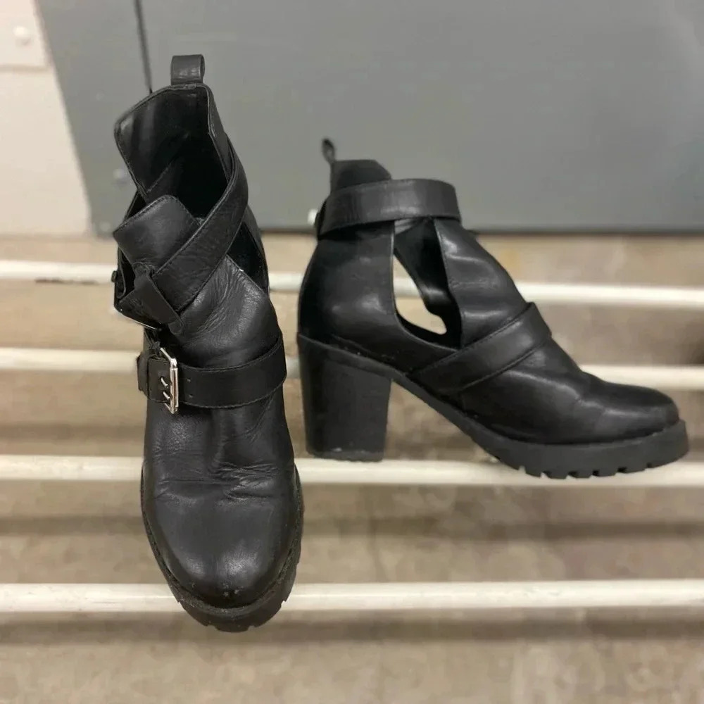 Topshop cutout booties